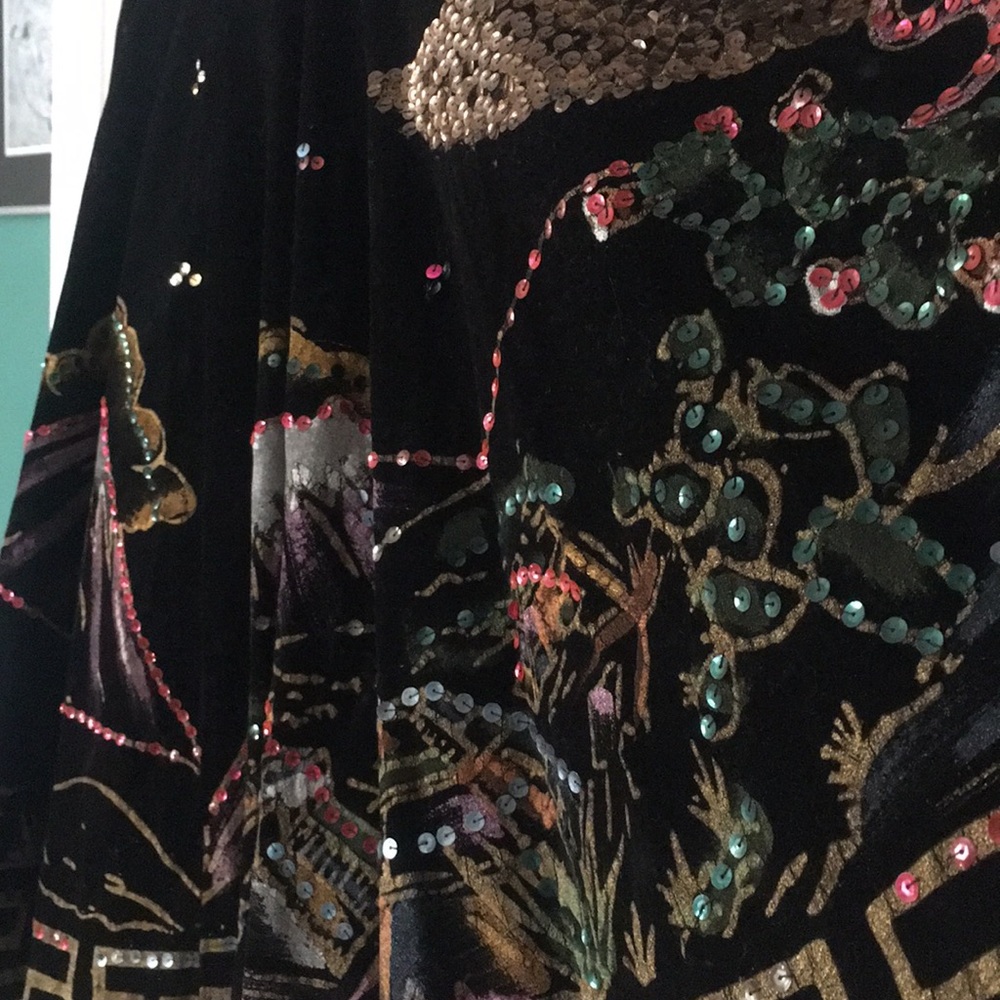 *** SOLD *** Hand Painted Mexican Circle Skirt - Picture 3 of 7